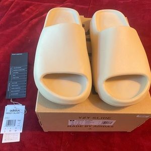 Yeezy Slide Bone 2022